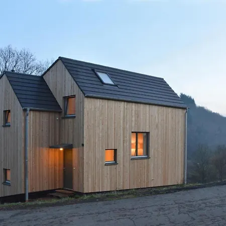 Moderner Holzhausneubau In Der Eifel By Interhome בית נופש