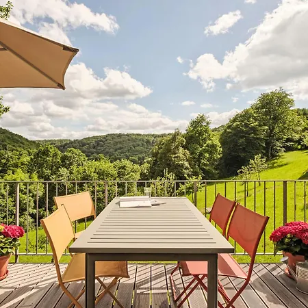 Moderner Holzhausneubau In Der Eifel By Interhome * Schutz