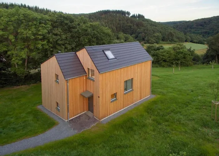 Moderner Holzhausneubau In Der Eifel By Interhome בית נופש Schutz